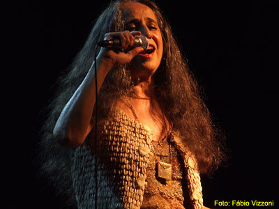 Dentro do Mar tem a voz de Maria Bethânia