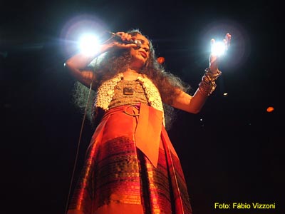 Maria Bethânia - Foto: Fábio Vizzoni - Site Música e Letra