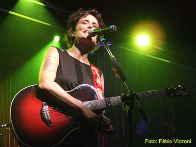 Vídeos: Zélia Duncan lança nova canção no YouTube