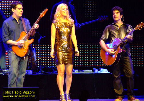 Bruno Fortunato, Paula Toller e George Israel: o KId Abelha, no palco em 2011 - Foto: Fábio Vizzoni / Site Música e Letra